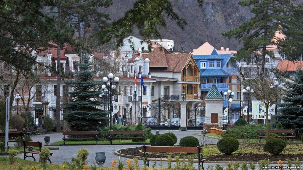 Gamsakhurdia Street Borjomi Exteriör bild