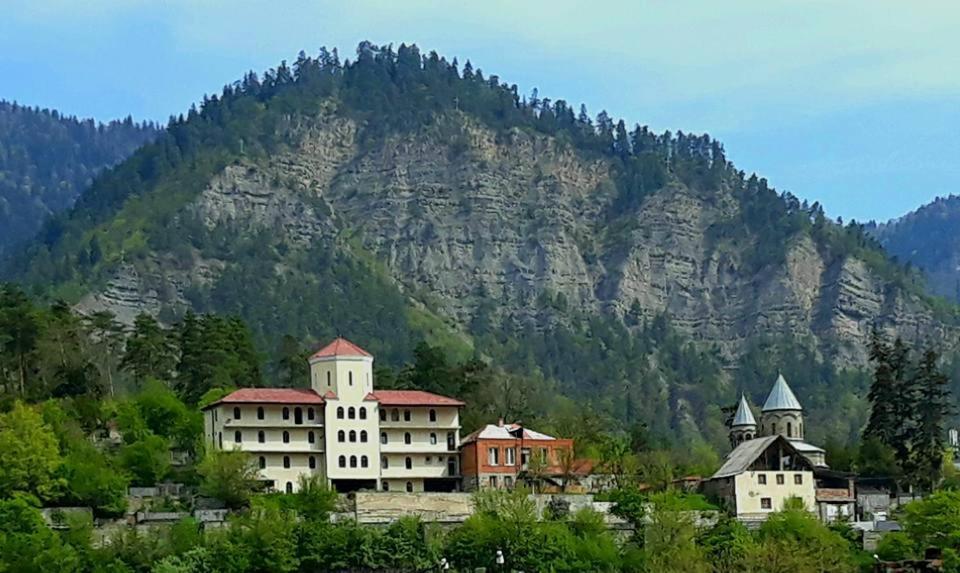 Gamsakhurdia Street Borjomi Exteriör bild